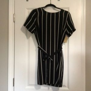 !NWT! Forever 21 Straight Black Dresss
